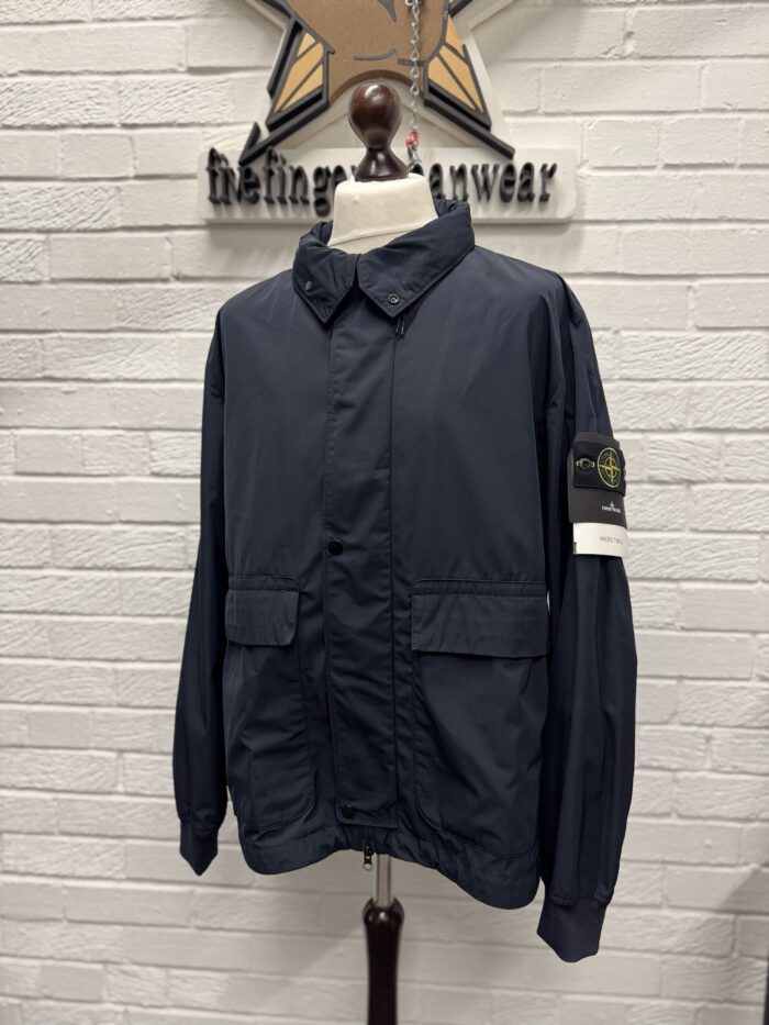 STONE ISLAND 41626 MICRO TWILL JACKET IN NAVY XXL / P2P 26” - Image 3