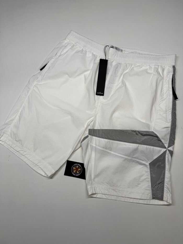 Stone Island Bermuda shorts 60454 COTTON NYLON RIPSTOP_STAR INLAY_ GARMENT DYED 

XL / w36” - Image 1