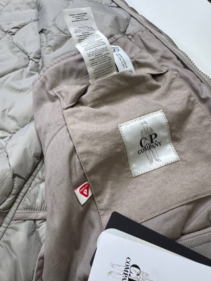 CP COMPANY 010A  Liner Padded Jacket with primaloft - Vintage Khaki Large / P2P 23” - Image 4