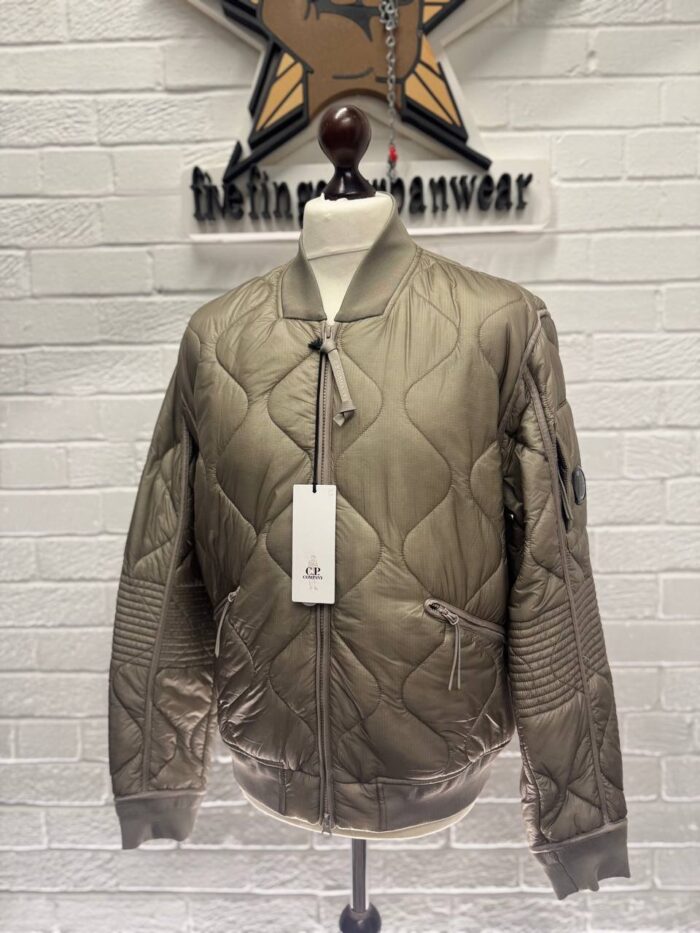 CP COMPANY 010A  Liner Padded Jacket with primaloft - Vintage Khaki Large / P2P 23” - Image 9