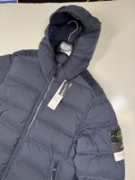 STONE ISLAND 43728 SEAMLESS TUNNEL NYLON DOWN-TC HOODED JACKET IN NAVY - XXL  / 27” P2P - Image 2