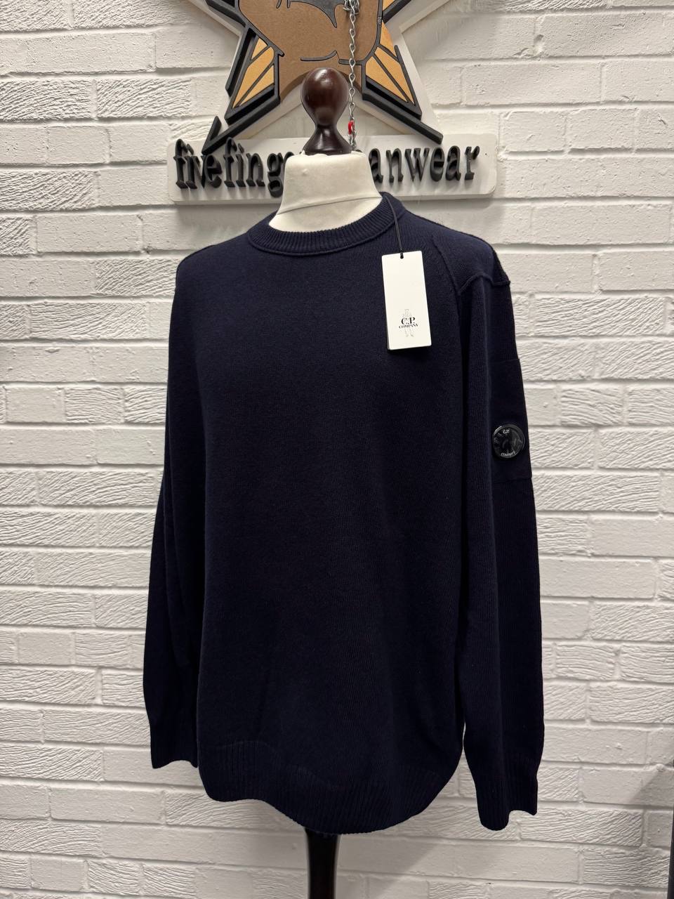 img_8511-2 CP COMPANY 047A LAMBSWOOL LENS KNIT SWEATSHIRT IN NAVY - XXXL / P2P 27” - Image 5
