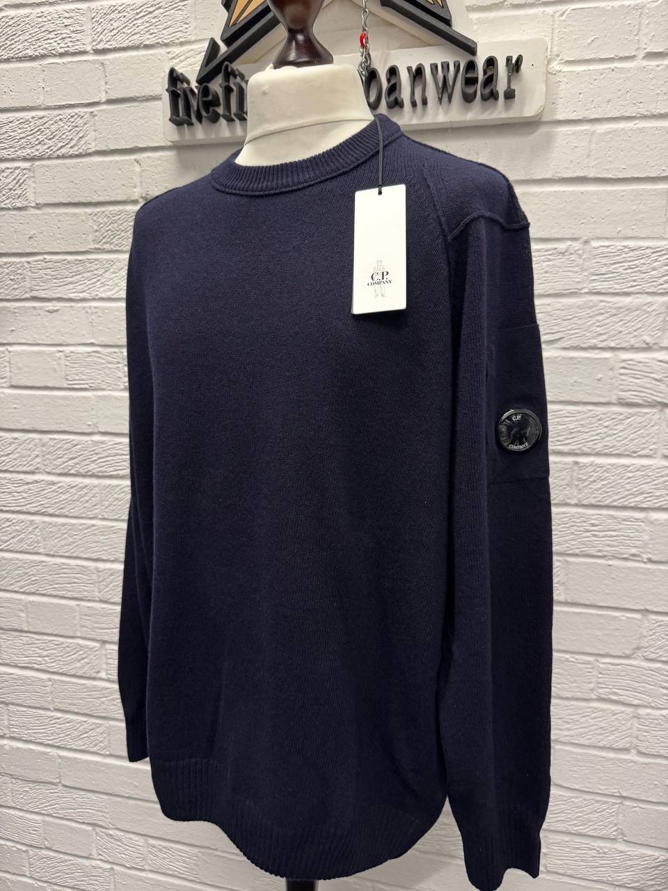 img_8513 CP COMPANY 047A LAMBSWOOL LENS KNIT SWEATSHIRT IN NAVY - XXXL / P2P 27” - Image 7