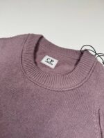 CP COMPANY 047A LAMBSWOOL LENS KNIT SWEATSHIRT IN PURPLE DOVE - Large / P2P 22”. - Image 4