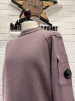 CP COMPANY 047A LAMBSWOOL LENS KNIT SWEATSHIRT IN PURPLE DOVE - Large / P2P 22”. - Image 8
