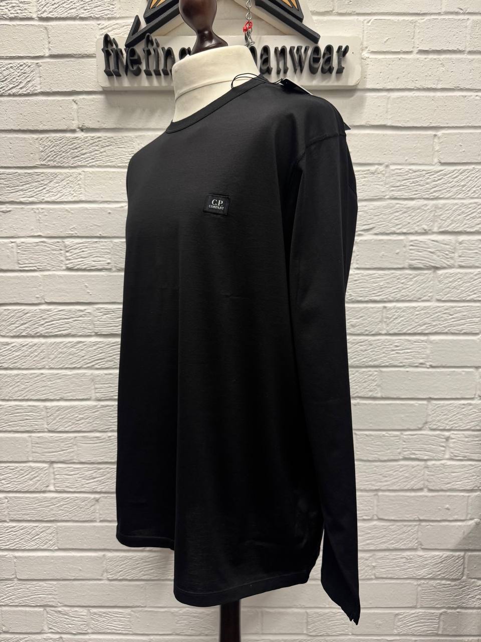 img_9761 CP Company 055A Mercerized Light Jersey 70/2 T-Shirt in Black - XXXL / 26” p2p - Image 1