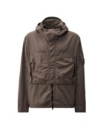 CP COMPANY 132A FLATT NYLON HOODED LENS OVERSHIRT IN BOULEVARD VIOLET.