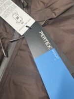 C.P. COMPANY 006A METROPOLIS PERTEX HOODED DOWN JACKET IN RUM & RAISEN - Image 5