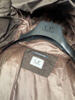 C.P. COMPANY 006A METROPOLIS PERTEX HOODED DOWN JACKET IN RUM & RAISEN - Image 8