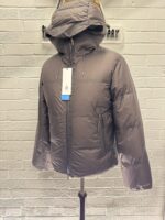 C.P. COMPANY 006A METROPOLIS PERTEX HOODED DOWN JACKET IN RUM & RAISEN - Image 11
