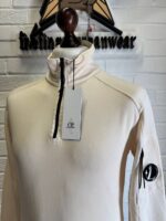 CP company 035A Light Fleece 1/4 zip Sweatshirt in Pistachio    -   XS / P2P 20”. - Image 4