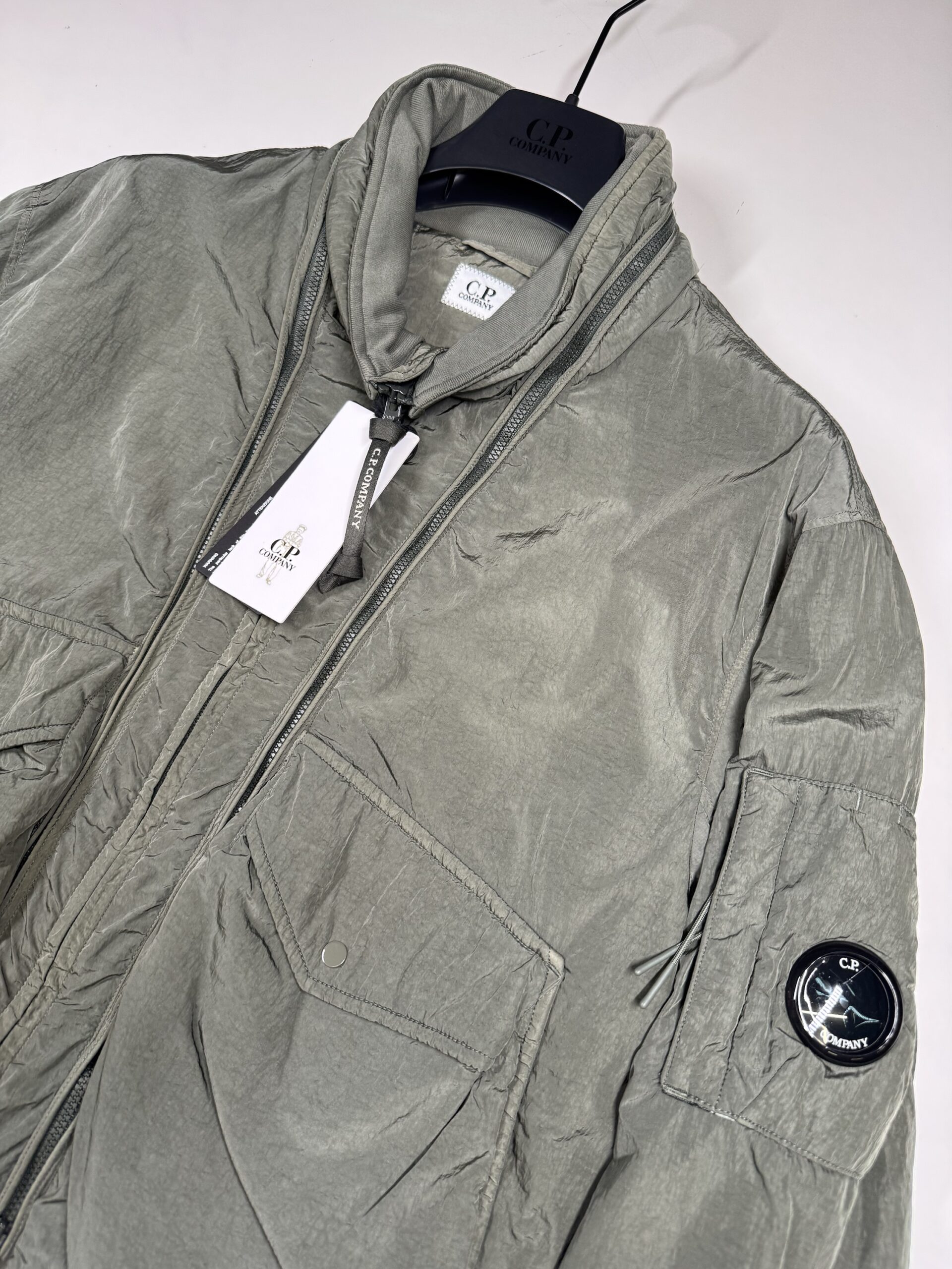 CP COMPANY 089A Chrome R Padded Jacket in Grape Leaf / 674