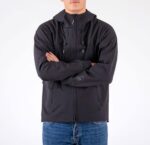 CP COMPANY 004A METROPOLIS SERIES METROSHELL HOODED JACKET IN BLACK. - Image 2