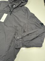 CP COMPANY 107A TAYLON L HOODED OVERSHIRT IN BLACK - Image 4