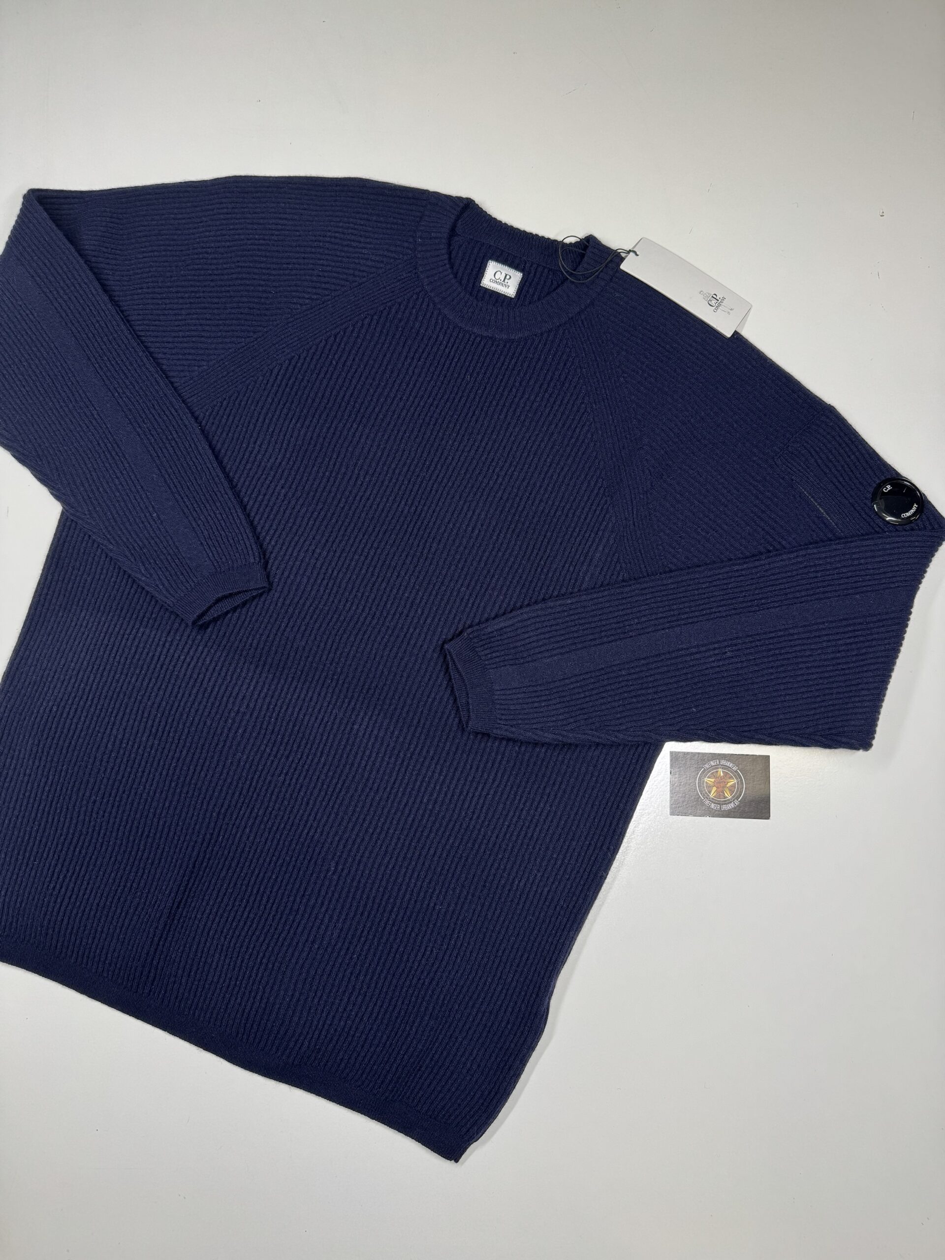 img_2788 C.P. Company 052A Knitwear crew neck lambswool GRS pull over.Navy XXXL / 25” p2p - Image 1