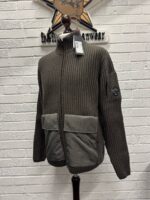 CP COMPANY lens cardigan in lambswool Mixed  in Olive Night Green    Size 54 / XXL / P2P. 24.5” - Image 4