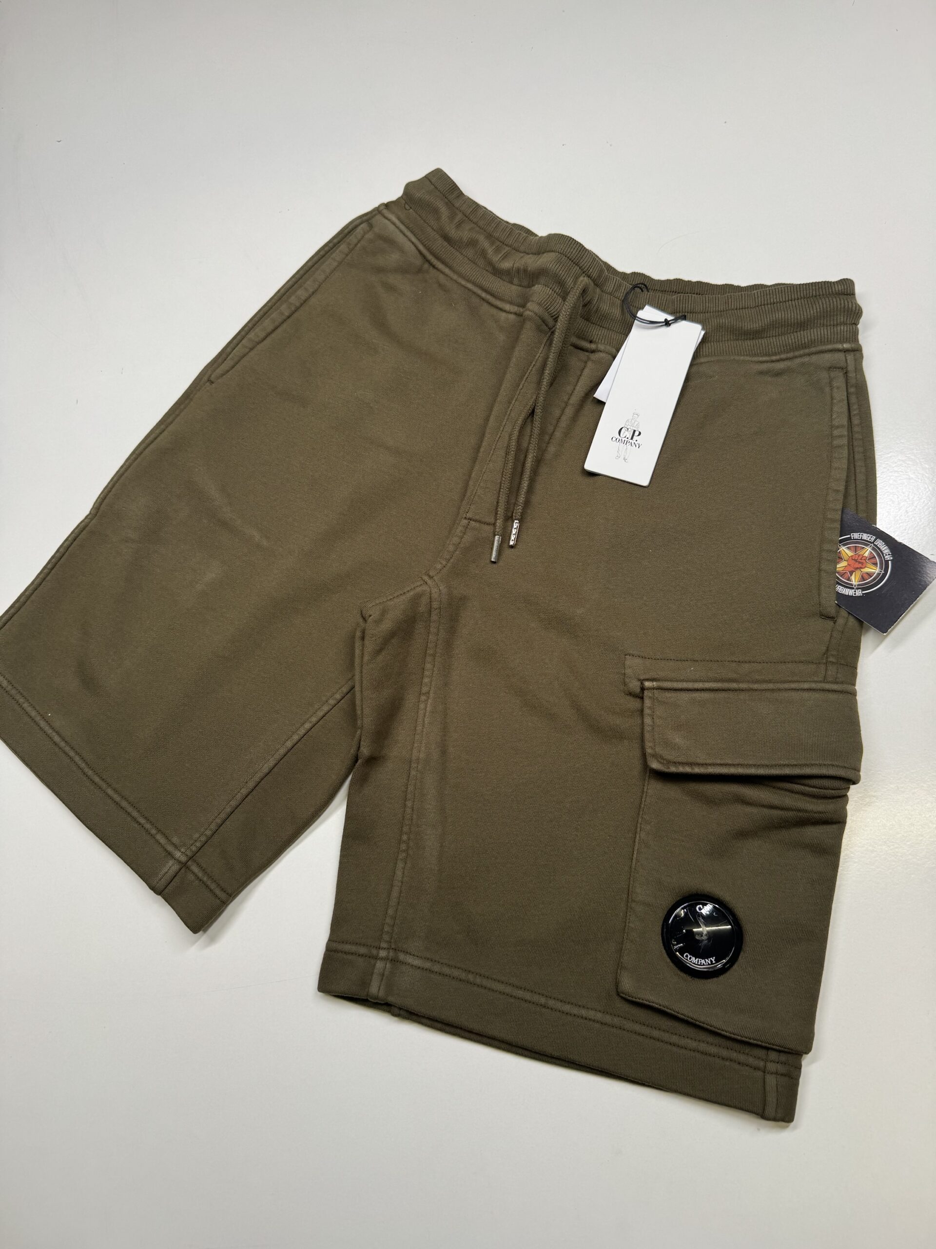 img_4367-2 CP Company 101A Bermuda shorts in Cotton diagonal fleece - DK green - Image 1