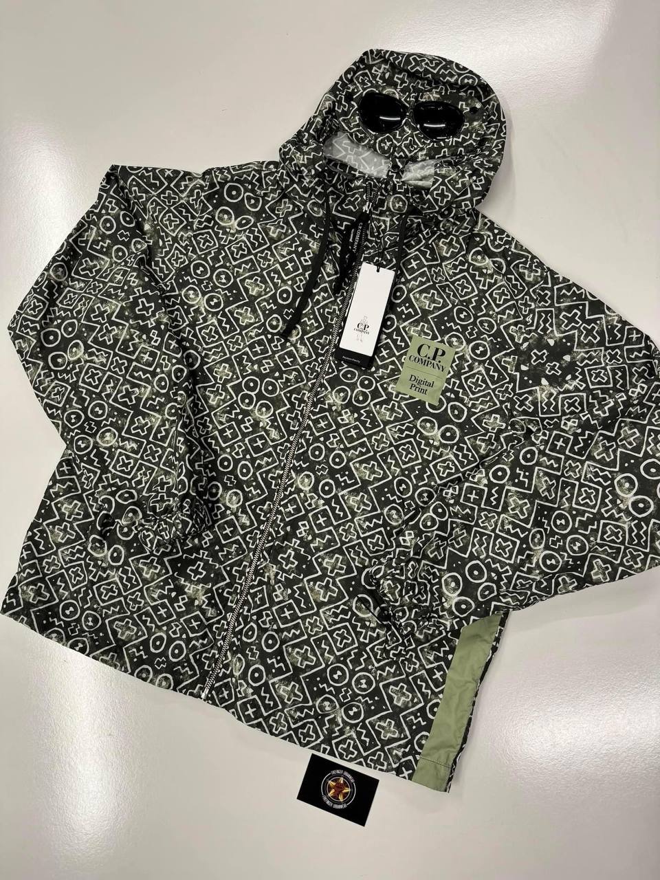 img_5806 CP Company 278A Inca Print Short Goggle Jacket in Dk Green - Image 1