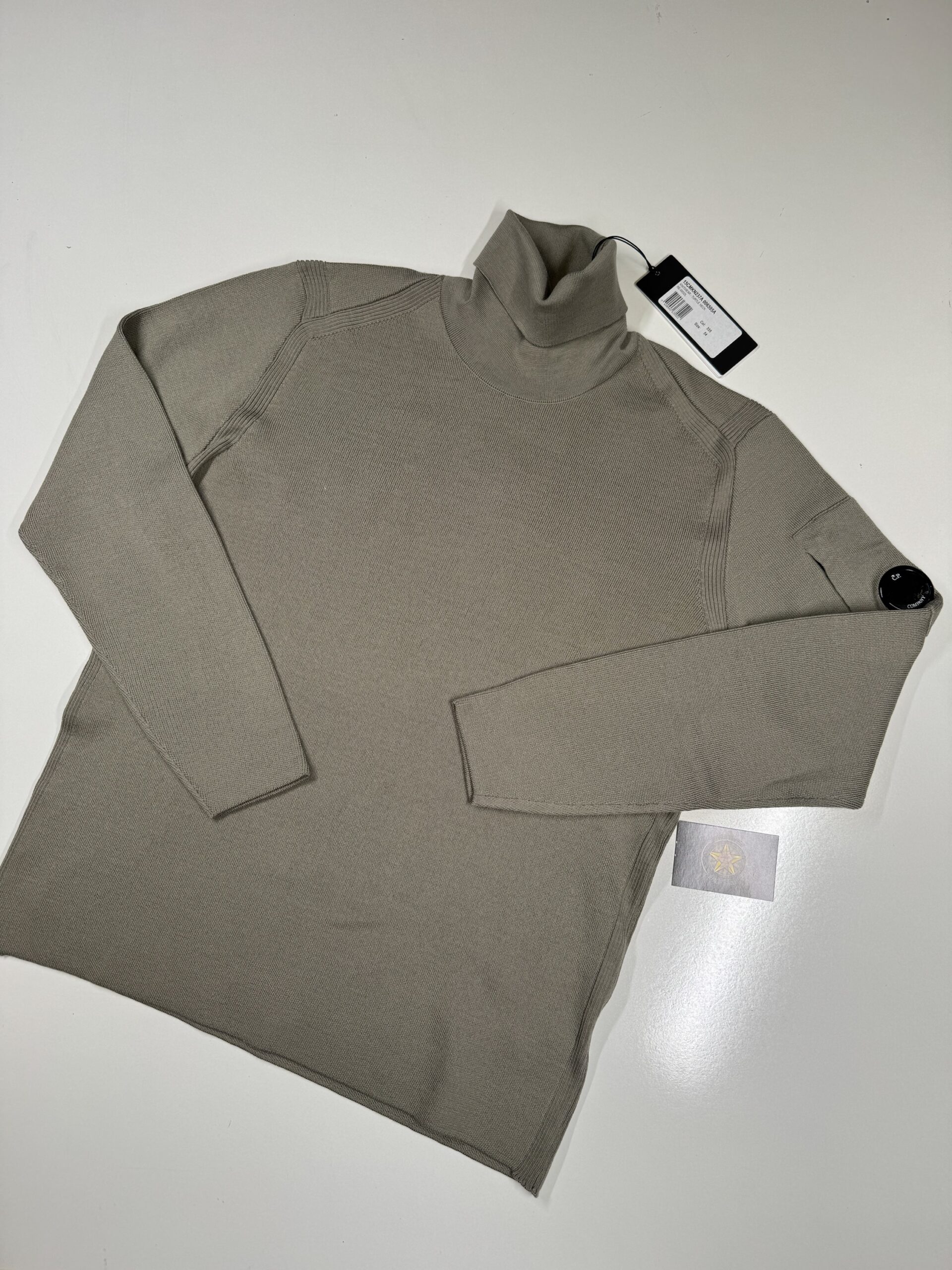 img_9053-3 C.P. Company 237A Turtleneck Re-Wool pull over in Walnut - Size 54 / XXL / P2P 23” - Image 1