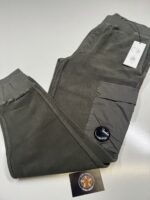 CP Company 273A sweatpants in Brushed Emerized Diagonal Fleece  Colour - Green / 670 - Image 2