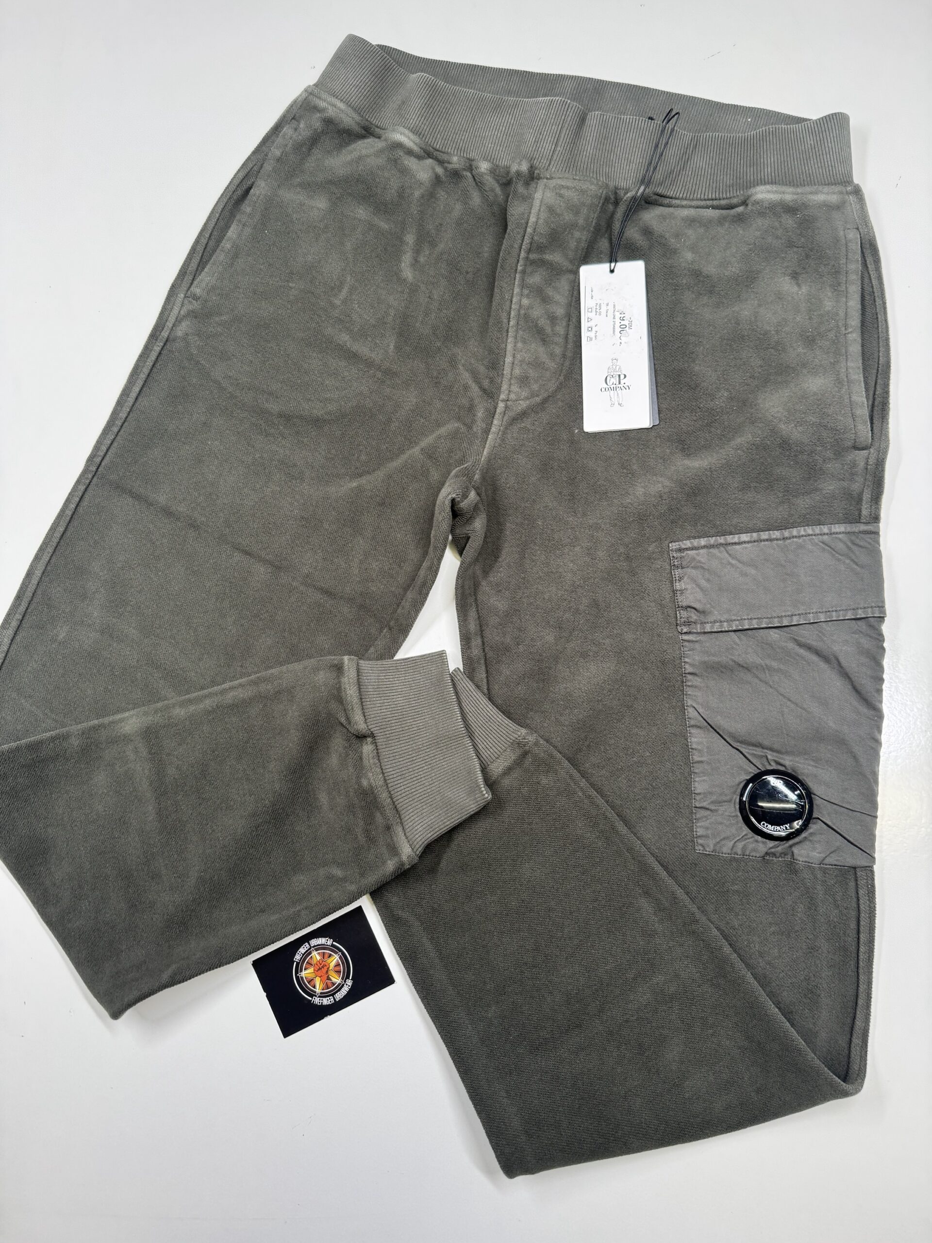 img_9817 CP Company 273A sweatpants in Brushed Emerized Diagonal Fleece Colour - Green / 670 - Image 1