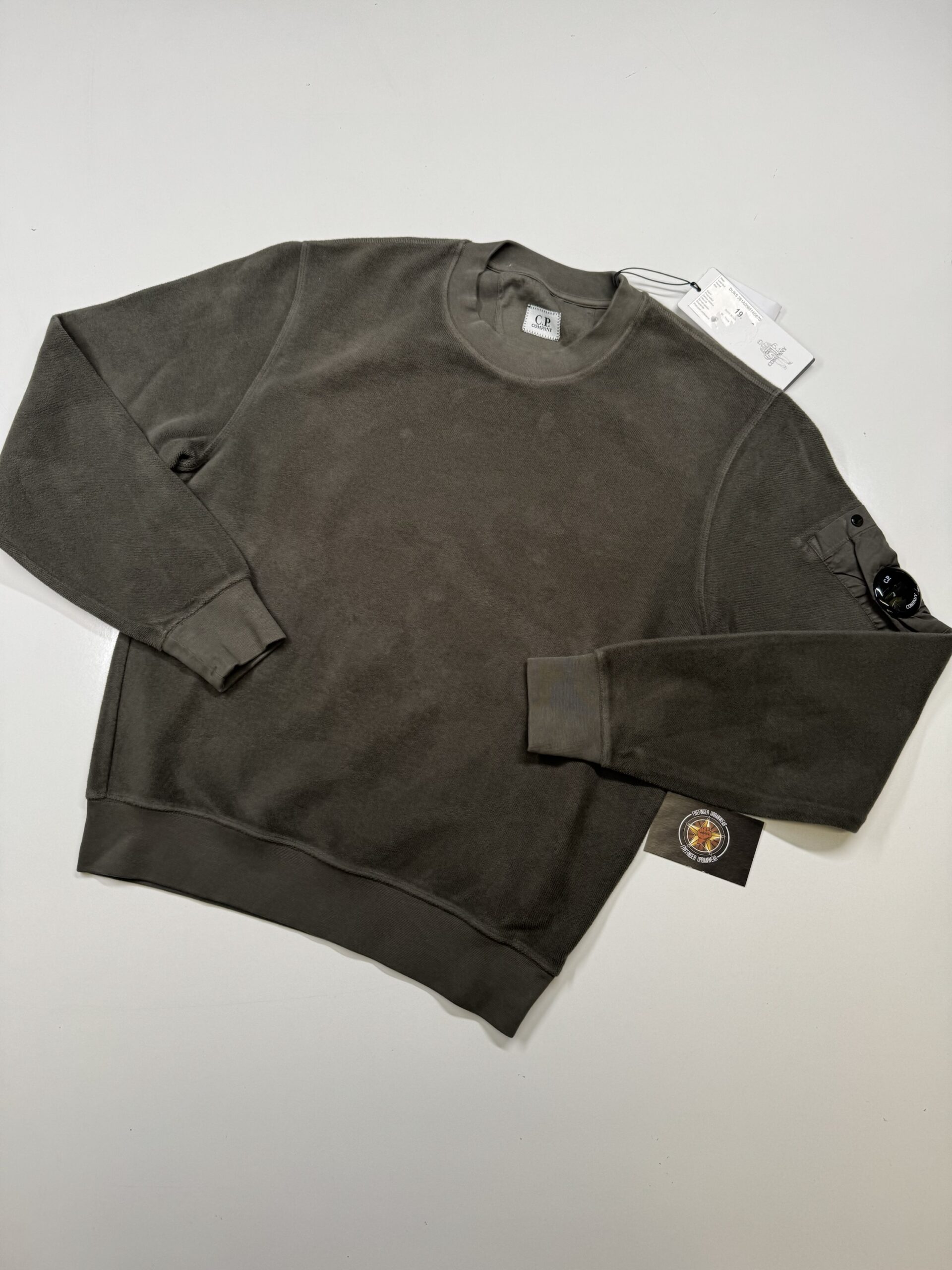 img_4411-2 CP Company 261A Brushed & Emerized Diagonal Fleece Sweatshirt in Green0 • XS / P2P 21” - Image 1