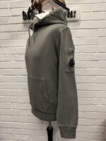 CP COMPANY COTTON DIAGONAL FLEECE HOODED SWEATSHIRT IN GREY. - Image 4