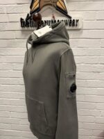 CP COMPANY COTTON DIAGONAL FLEECE HOODED SWEATSHIRT IN GREY. - Image 5