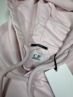CP COMPANY 099B COTTON DIAGONAL FLEECE HOODED SWEATSHIRT IN PINK - Image 3