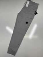 CP COMPANY 017A DIAGONAL RAISED FLEECE JOGGING PANTS IN GREY / M93   -      XXXL.    / w40” - Image 2