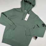 CP COMPANY 023A Diagonal Raised Fleece Hooded Sweatshirt in Green  -  XS. / P2P 20”