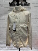 CP COMPANY 018A FLATT NYLON GOGGLE OVERSHIRT IN PISTACHIO - Image 4