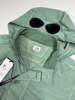 CP COMPANY 018A FLATT NYLON GOGGLE OVERSHIRT IN GREEN - XS  / P2P 20”. - Image 2