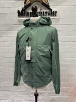 CP COMPANY 018A FLATT NYLON GOGGLE OVERSHIRT IN GREEN - XS  / P2P 20”. - Image 5