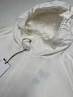 C.P. COMPANY 009A METROPOLIS HYST HOODED JACKET IN WHITE - Image 5