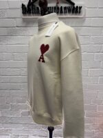 AMI PARIS Patch Heart Sweatshirt in Off White / Red - Image 11