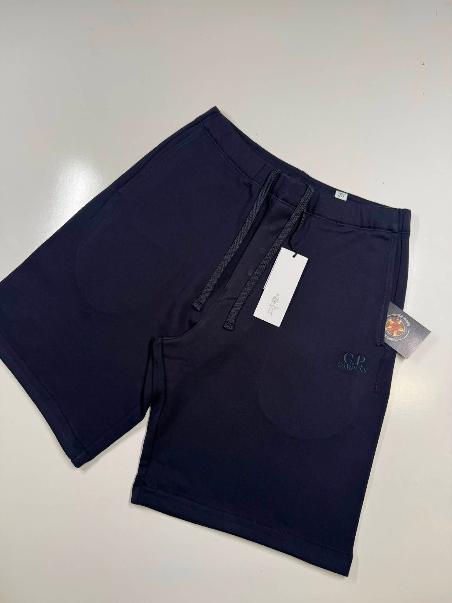 749354807_966702549791389_3125121716433339659_n CP Company 046A Bermuda shorts in diagonal fleece - Navy / 888 - Image 1