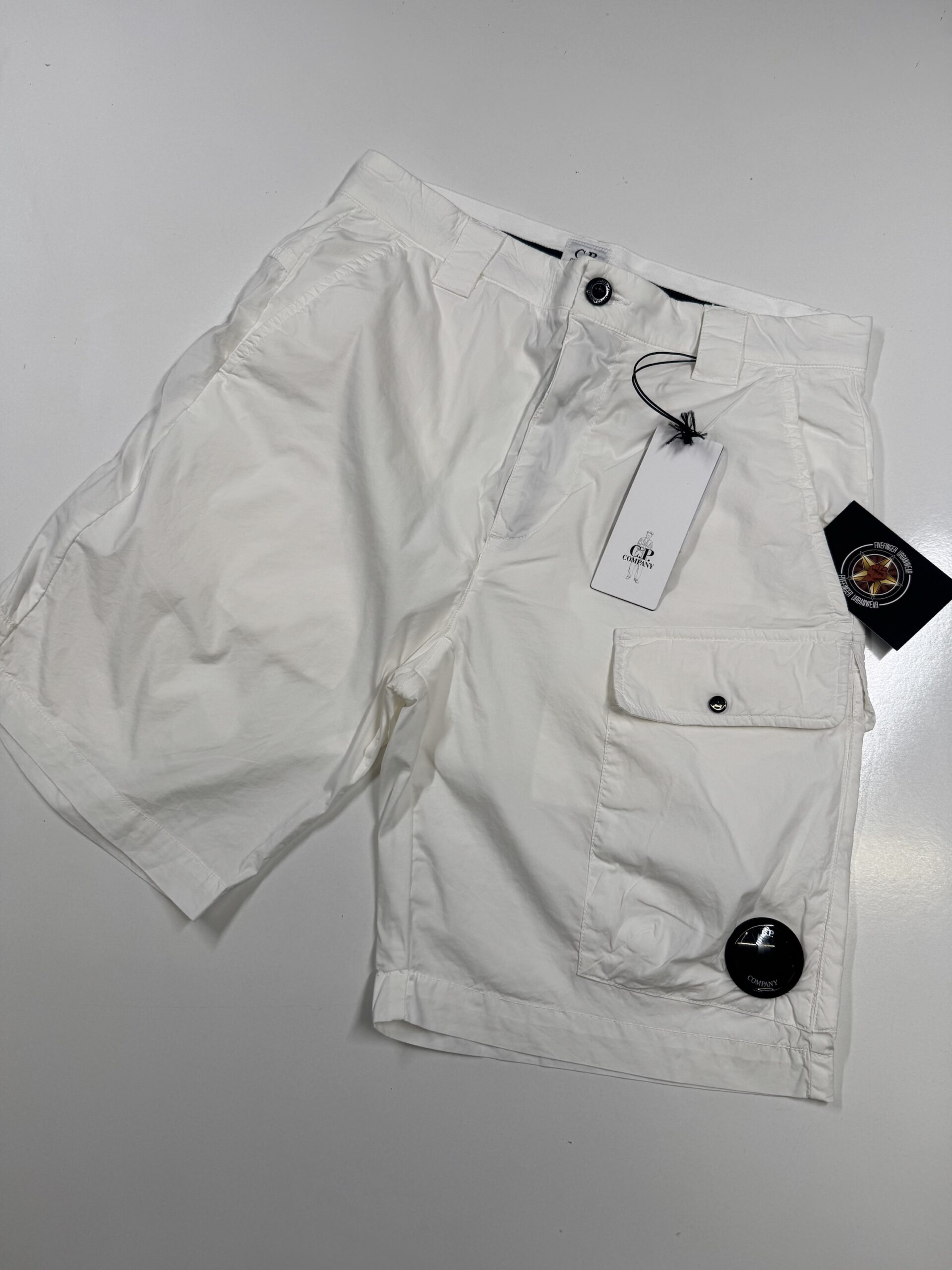 img_6415 Cp Company 111A Bermuda Cargo Shorts in 50 fili stretch - White - Size 44 / w29” - Image 1