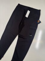 CP COMPANY 017A DIAGONAL RAISED FLEECE JOGGING PANTS IN BLACK / 999   -   XS / w29” - Image 2