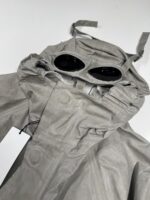 CP Company 217A waterproof goggle jacket in toob two - Vintage khaki / 327 - Image 2