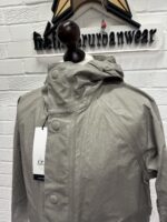 CP Company 217A waterproof goggle jacket in toob two - Vintage khaki / 327 - Image 8