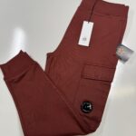 CP COMPANY 017A DIAGONAL RAISED FLEECE JOGGING PANTS IN BROWN BRONZE / 598