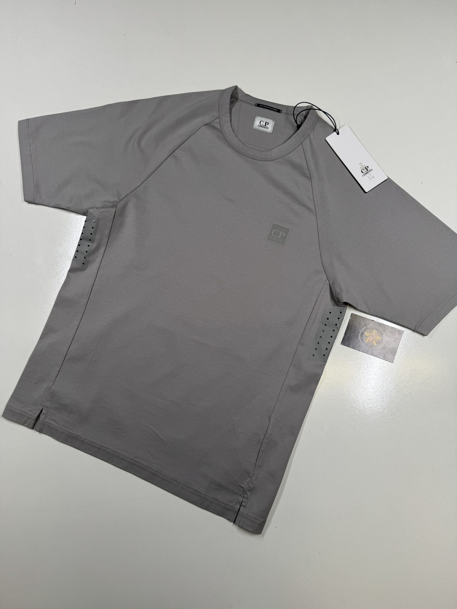 img_7753-2 CP COMPANY 020A Metropolis Series Mercerized Jersey Logo T-Shirt In Grey - XS / P2P 19" - Image 1