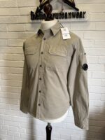 CP COMPANY 140A ORGANIC GABARDINE BUTTONED SHIRT IN VINTAGE KHAKI - Image 5