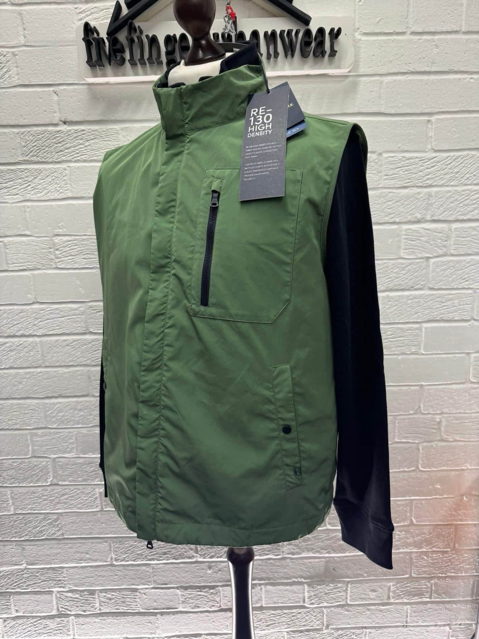 img_2157-2 Paul & Shark GILET RE-130 high density - XL. / P2P 23.5” - Image 1