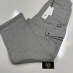 CP COMPANY 045A DIAGONAL RAISED FLEECE SWEATPANTS IN HEATHER GREY