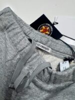 CP COMPANY 045A DIAGONAL RAISED FLEECE SWEATPANTS IN HEATHER GREY - Image 4