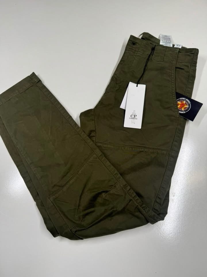 img_4640 CP Company118A Satin Stretch Cargo Pants in Green • Size 42 / W28”/L32” - Image 1