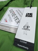 CP COMPANY x ONE BLOCK DOWN COLLABORATION 008A Goretex Infinium windstopper goggle Jacket in Green - Image 5