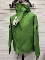 CP COMPANY x ONE BLOCK DOWN COLLABORATION 008A Goretex Infinium windstopper goggle Jacket in Green - Image 10